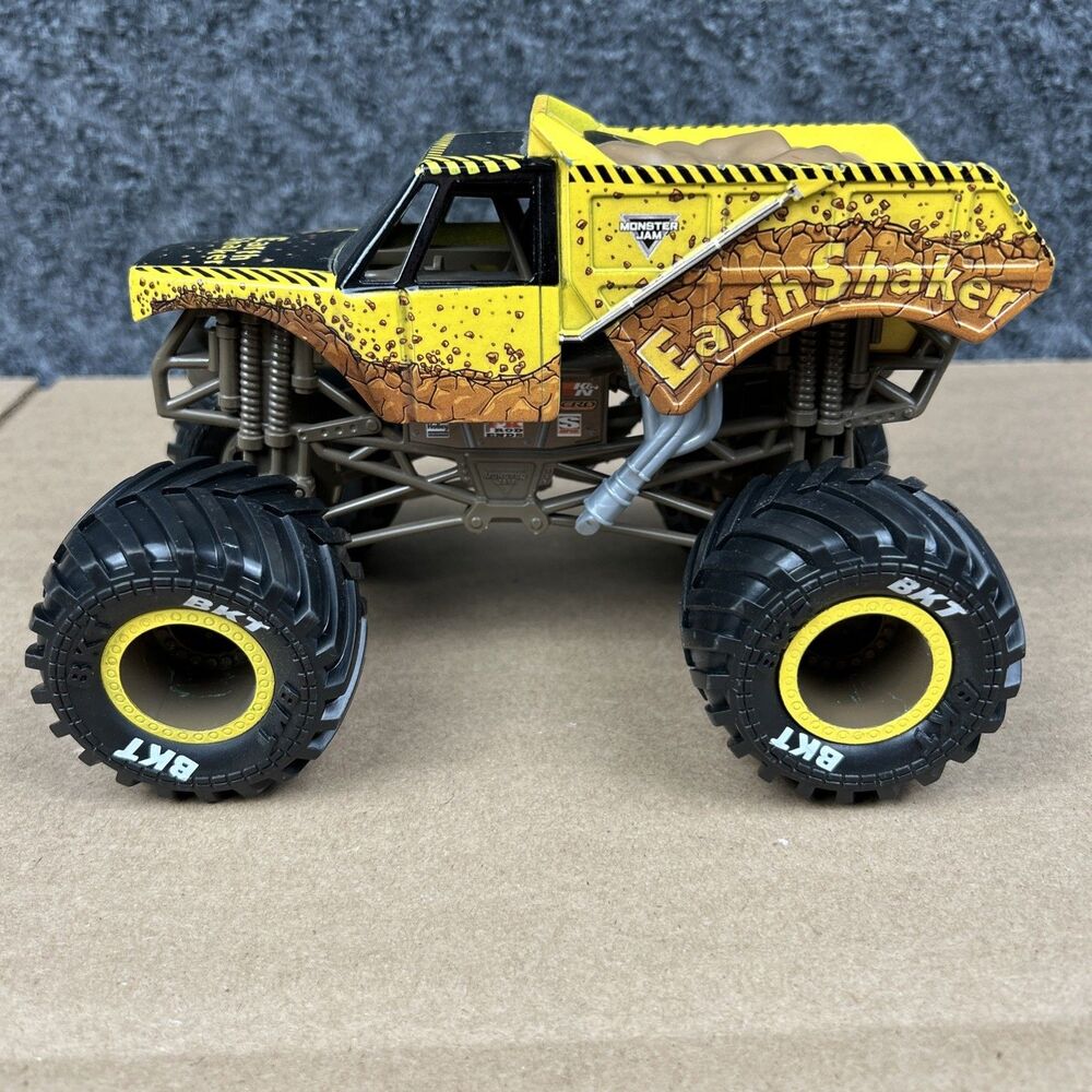 Hot Wheels Monster Jam Earth Shaker Die-Cast Truck Vehicle 1:24 Spin Master